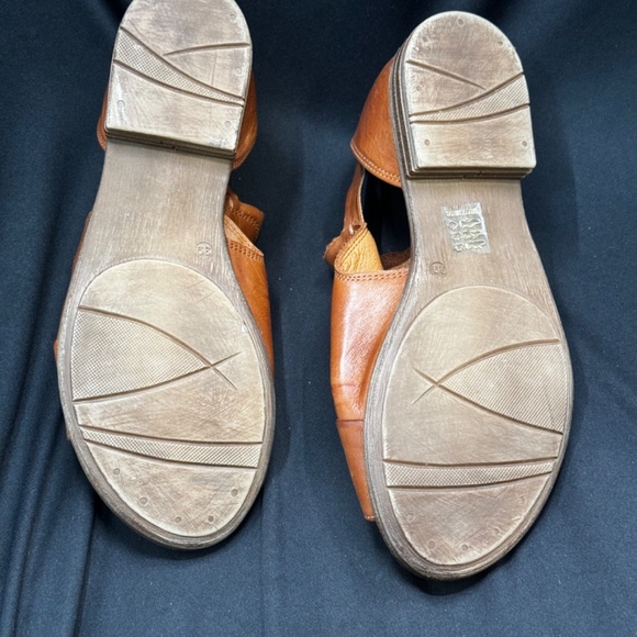 Miz Mooz Dipper Sandal - Picture 4 of 4